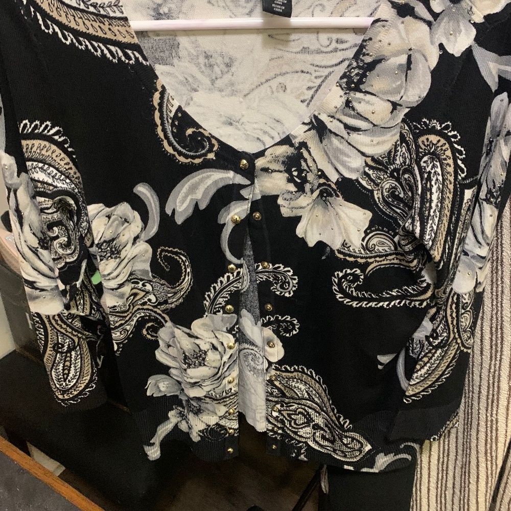 White House black market print sweater